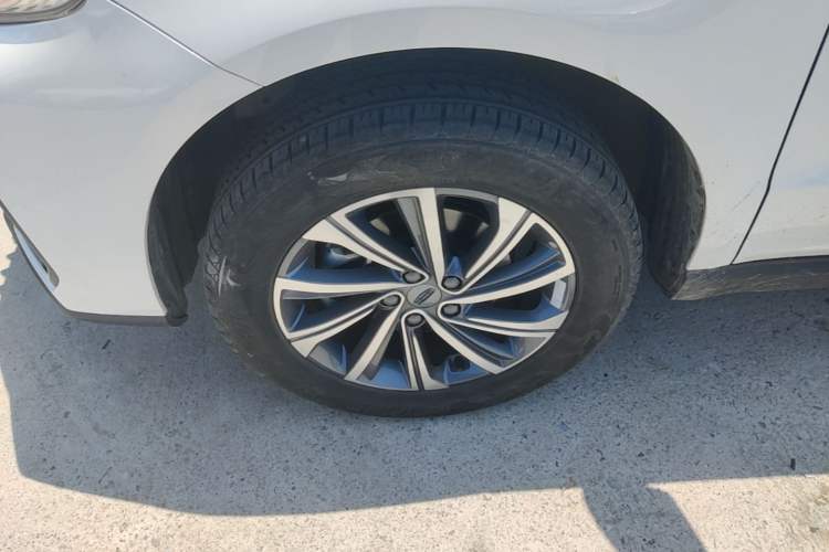 Used Geely Auto Vision X6 2021 PRO 1.4T Manual Luxury Model Left Front Wheel Hub