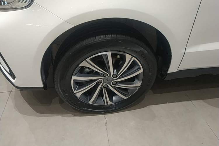 Used Geely Auto Vision X6 2021 PRO 1.4T Automatic Prestige Model Left Front Wheel Hub