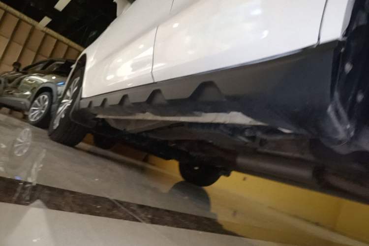 Used Geely Auto Vision X6 2021 PRO 1.4T Automatic Prestige Model Left Side Sill