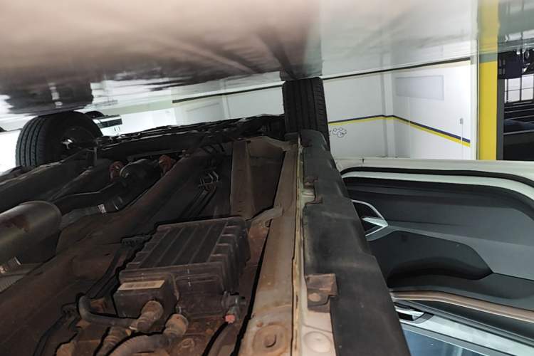 Used Geely Auto Vision X6 2021 PRO 1.4T Automatic Prestige Model Left Side Sill