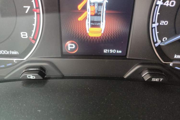 Used Geely Auto Vision X6 2021 PRO 1.4T Automatic Prestige Model Odometer Close Up