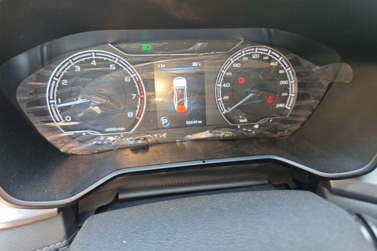 Used Geely Auto Vision X6 2021 PRO 1.4T Automatic Prestige Model Odometer Close Up