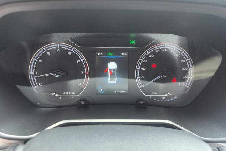 Used Geely Auto Vision X6 2021 PRO 1.4T Automatic Prestige Model Odometer Close Up