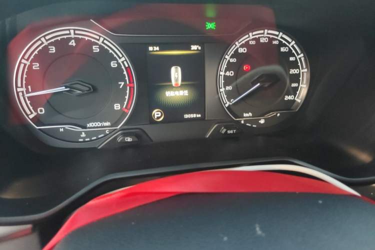 Used Geely Auto Vision X6 2021 PRO 1.4T Automatic Prestige Model Odometer Close Up