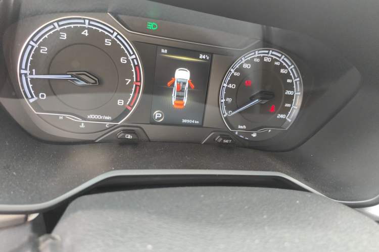 Used Geely Auto Vision X6 2021 PRO 1.4T Automatic Prestige Model Odometer Close Up