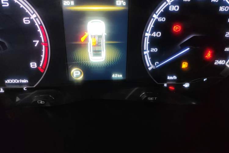 Used Geely Auto Vision X6 2021 PRO 1.4T Automatic Prestige Model Odometer Close Up