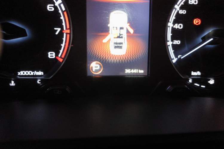 Used Geely Auto Vision X6 2021 PRO 1.4T Automatic Prestige Model Odometer Close Up