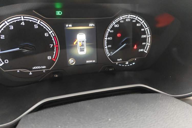 Used Geely Auto Vision X6 2021 PRO 1.4T Automatic Prestige Model Odometer Close Up
