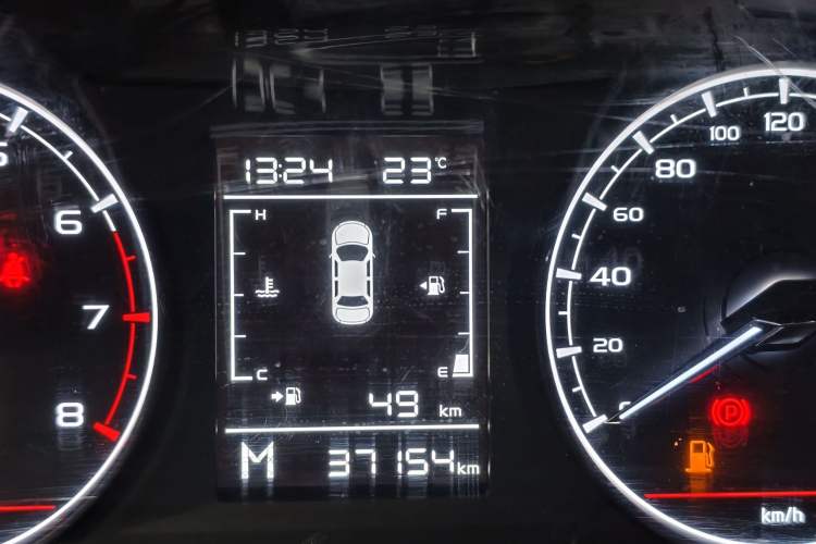Used Geely Auto Vision X6 2021 PRO 1.4T Manual Luxury Model Odometer Close Up
