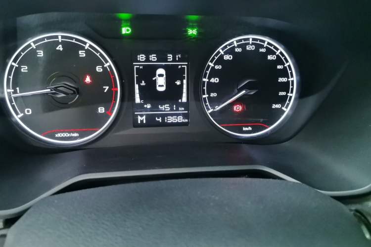 Used Geely Auto Vision X6 2021 PRO 1.4T Manual Luxury Model Odometer Close Up