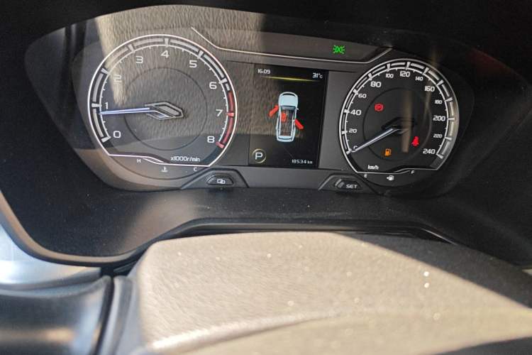 Used Geely Auto Vision X6 2021 PRO 1.4T Automatic Prestige Model Odometer Close Up