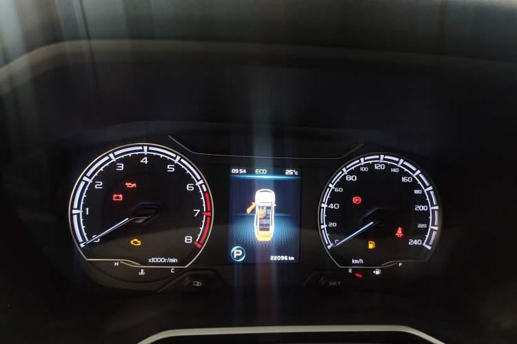 Used Geely Auto Vision X6 2021 PRO 1.4T Automatic Prestige Model Odometer Close Up