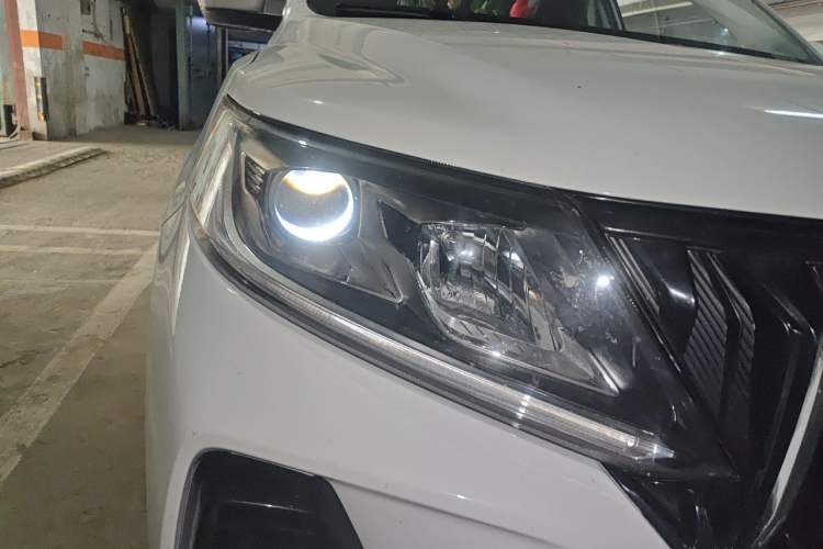 Used Geely Auto Vision X6 2021 PRO 1.4T Automatic Prestige Model Right Front Headlight