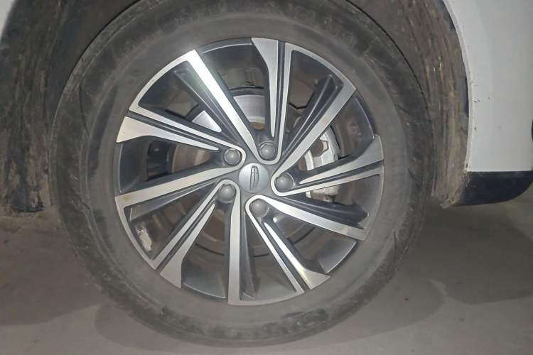 Used Geely Auto Vision X6 2021 PRO 1.4T Automatic Prestige Model Right Front Wheel Hub