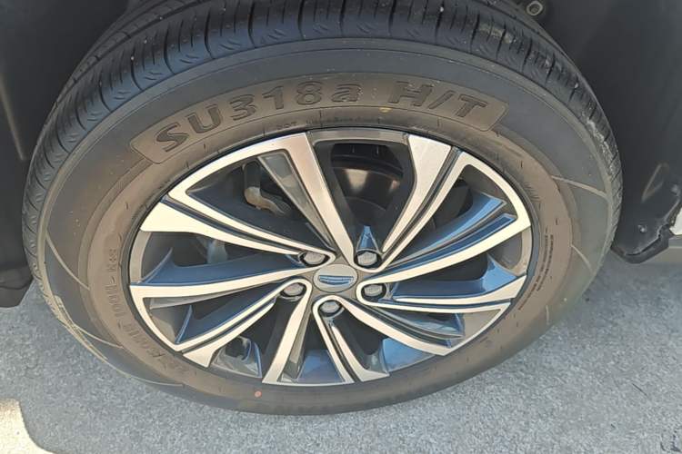 Used Geely Auto Vision X6 2021 PRO 1.4T Automatic Prestige Model Right Rear Wheel Hub