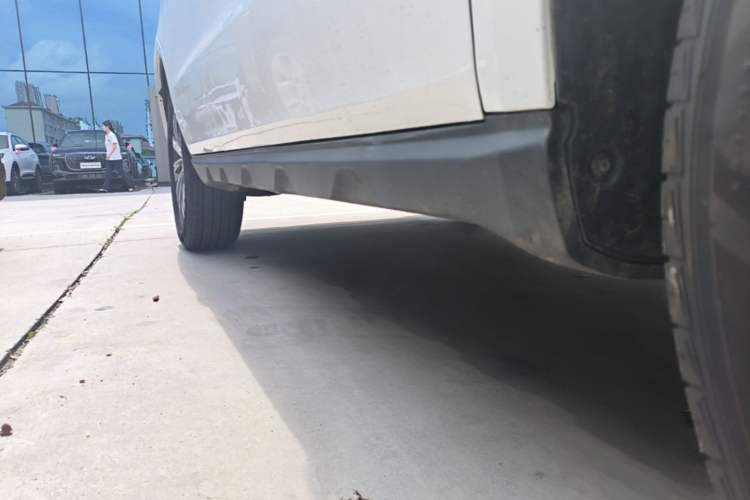 Used Geely Auto Vision X6 2021 PRO 1.4T Automatic Prestige Model Right Side Sill