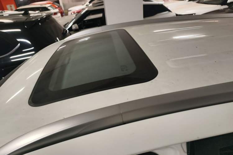 Used Geely Auto Vision X6 2021 PRO 1.4T Manual Luxury Model Roof