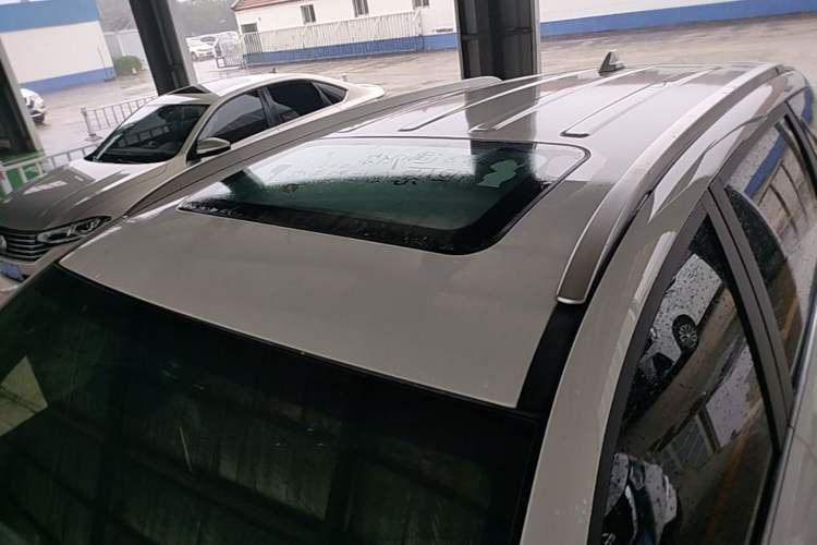 Used Geely Auto Vision X6 2021 PRO 1.4T Automatic Prestige Model Roof