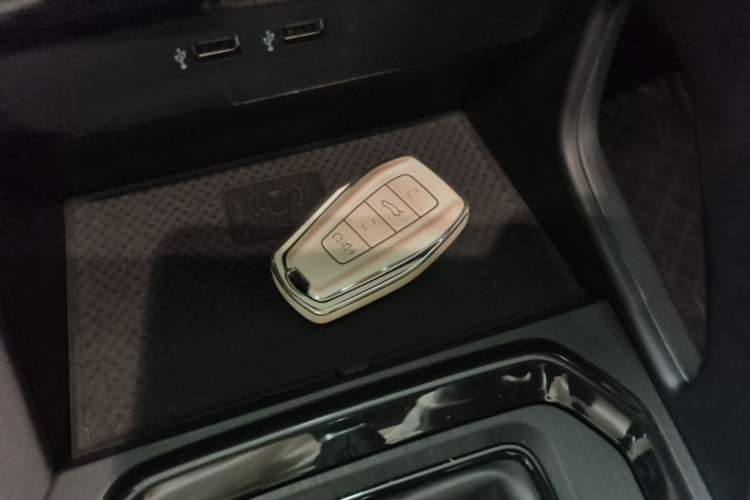Used Geely Auto Vision X6 2021 PRO 1.4T Manual Luxury Model Vehicle Key