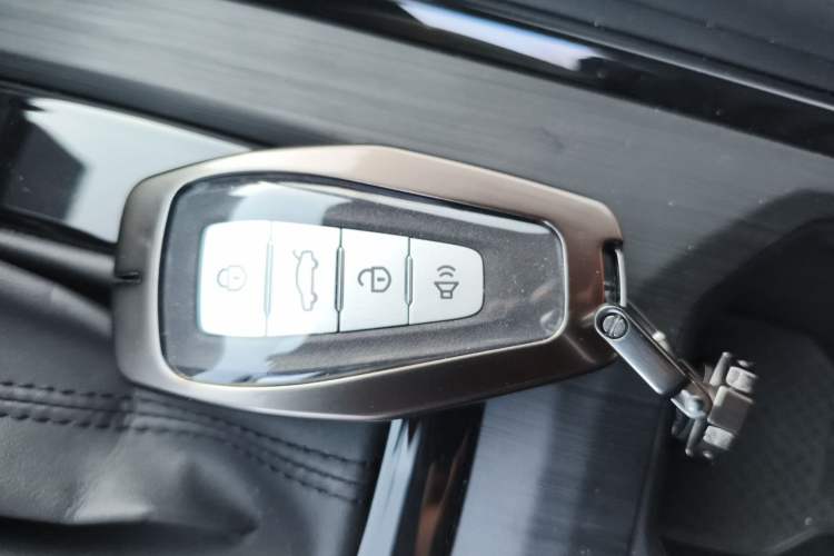 Used Geely Auto Vision X6 2021 PRO 1.4T Automatic Prestige Model Vehicle Key