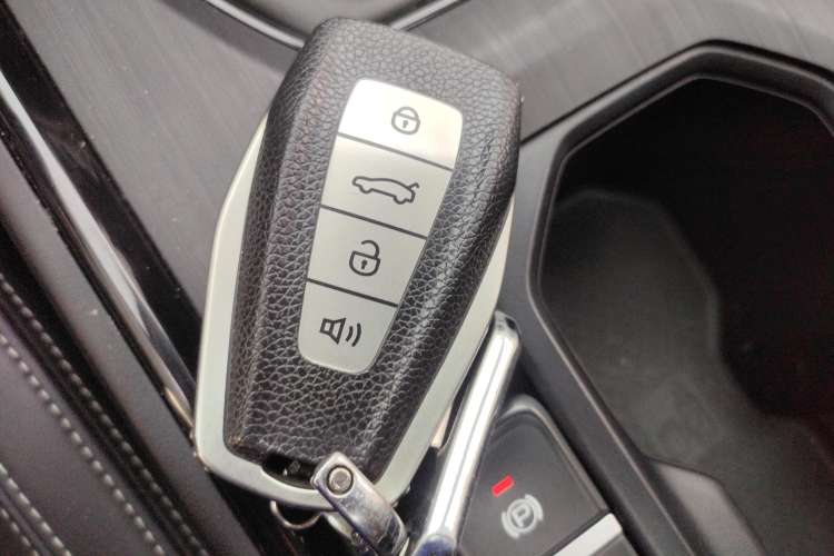 Used Geely Auto Vision X6 2021 PRO 1.4T Manual Luxury Model Vehicle Key