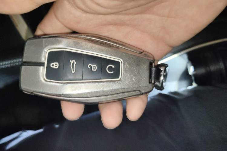 Used Geely Auto Vision X6 2021 PRO 1.4T Manual Luxury Model Vehicle Key