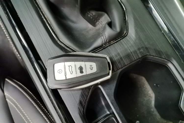 Used Geely Auto Vision X6 2021 PRO 1.4T Manual Luxury Model Vehicle Key