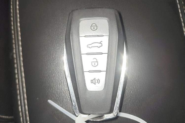 Used Geely Auto Vision X6 2021 PRO 1.4T Manual Luxury Model Vehicle Key