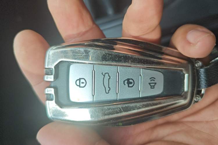 Used Geely Auto Vision X6 2021 PRO 1.4T Manual Luxury Model Vehicle Key