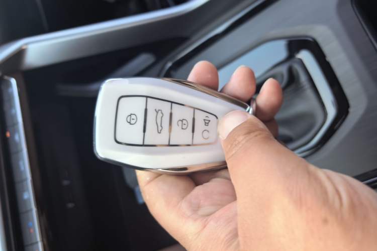 Used Geely Auto Vision X6 2021 PRO 1.4T Automatic Prestige Model Vehicle Key