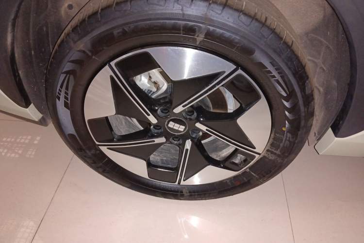 Used Geely Galaxy E5 2024 530 km Exploration+ Version Exterior 8