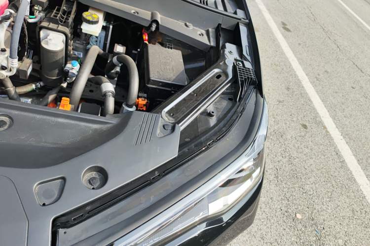 Used Geely Galaxy E5 2024 530km Starship Edition Engine Bay Left