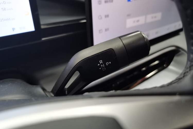 Used Geely Galaxy E5 2024 530 km Exploration+ Version Gear Lever