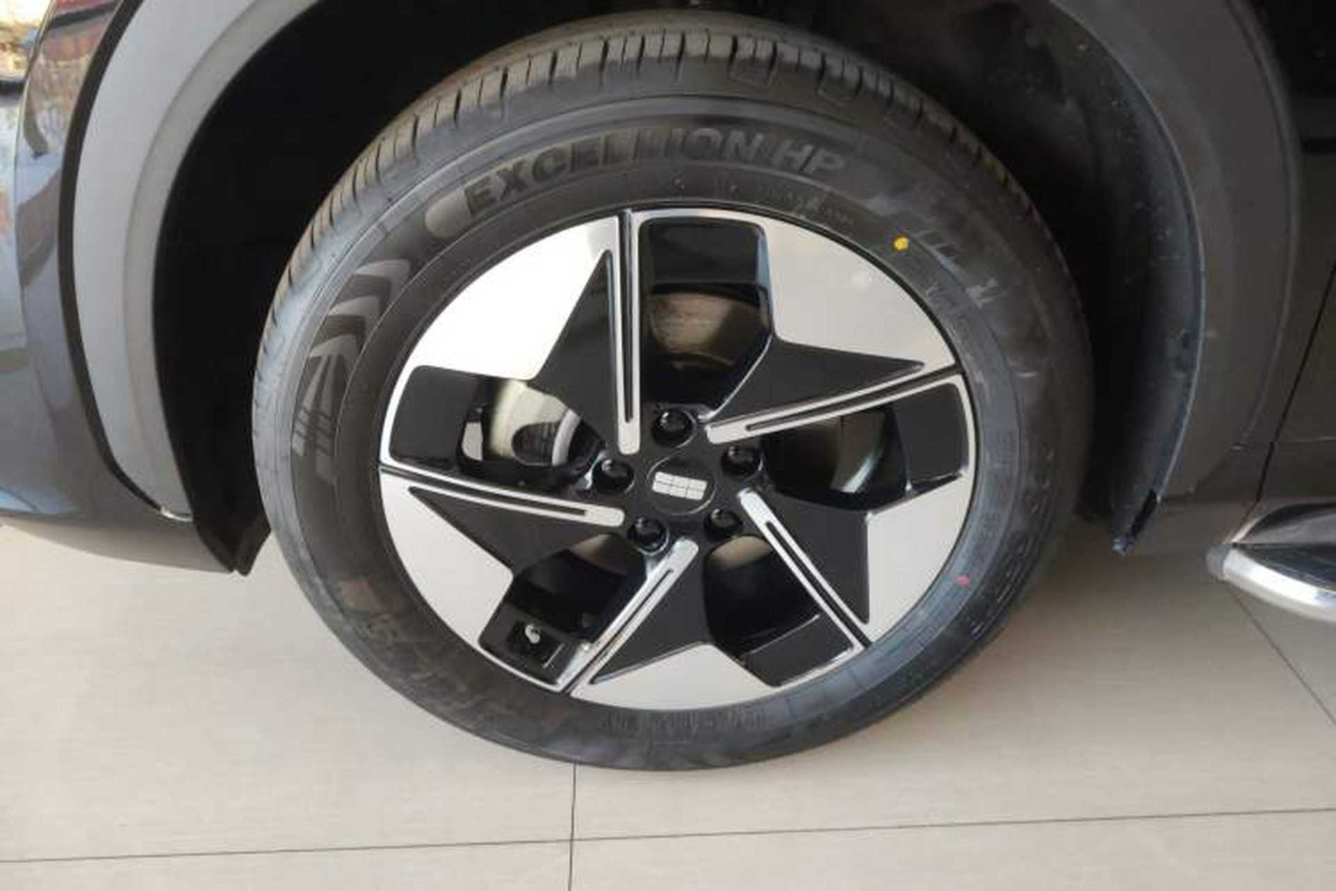 Used Geely Galaxy E5 2024 440km Exploration Version Left Front Wheel Hub