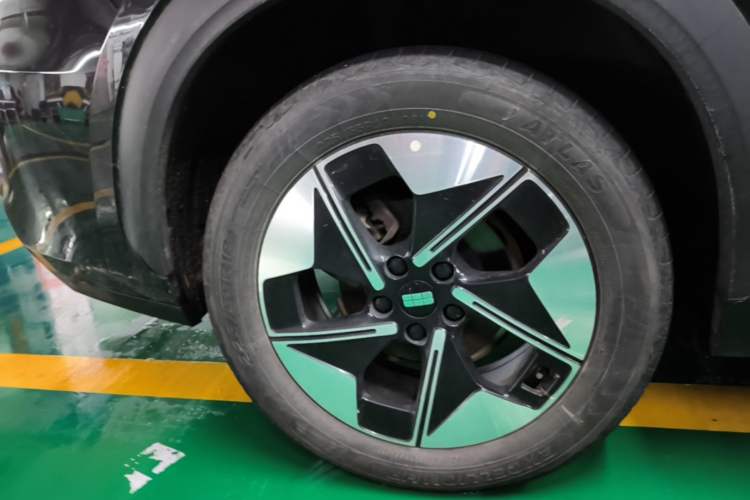 Used Geely Galaxy E5 2024 530 km Exploration+ Version Right Rear Wheel Hub