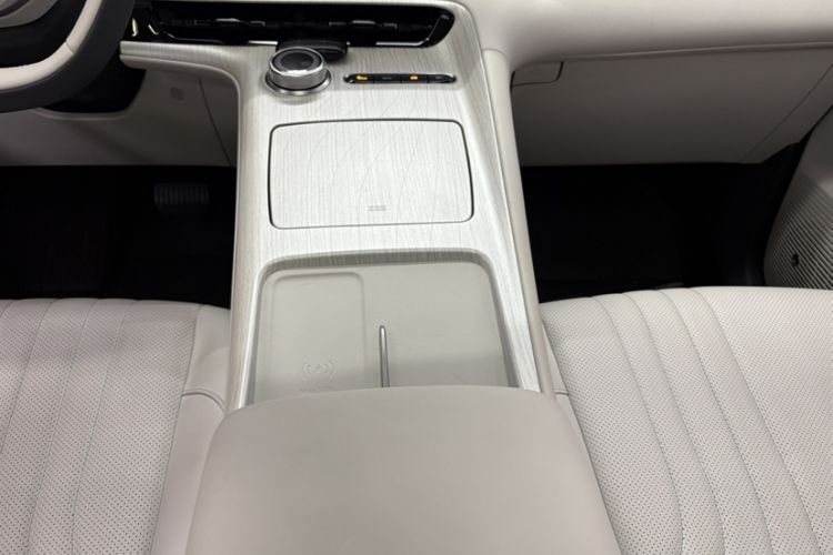 Used Geely Galaxy E5 2024 530 km Exploration+ Version Audio And AC Panel
