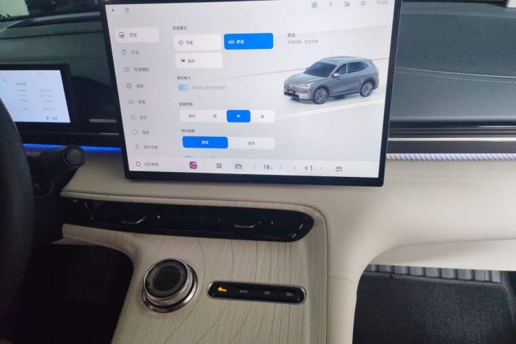 Used Geely Galaxy E5 2024 530 km Exploration+ Version Audio And AC Panel