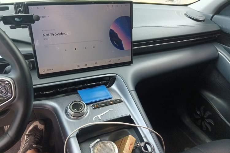 Used Geely Galaxy E5 2024 530 km Exploration+ Version Audio And AC Panel