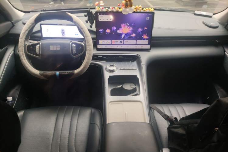 Used Geely Galaxy E5 2024 530km Starship Edition Center Console