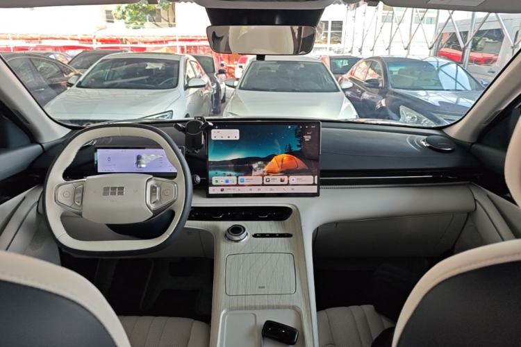 Used Geely Galaxy E5 2024 440km Exploration Version Center Console