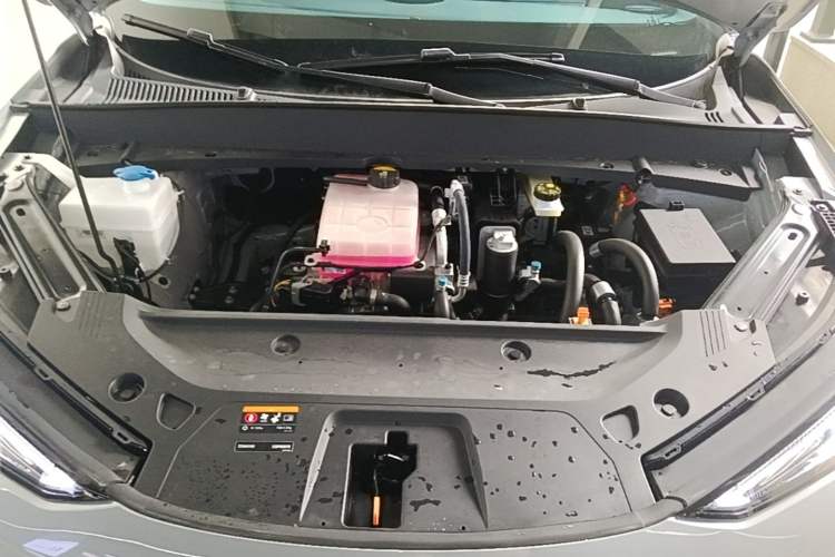 Used Geely Galaxy E5 2024 530km Long-Range Version Engine Bay