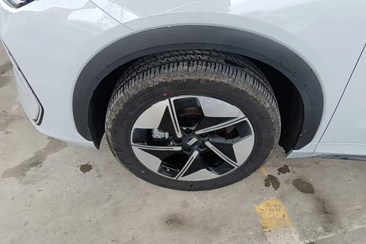 Used Geely Galaxy E5 2024 530 km Exploration+ Version Exterior 2