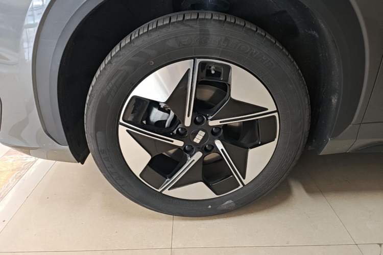 Used Geely Galaxy E5 2024 440km Exploration Version Exterior 4