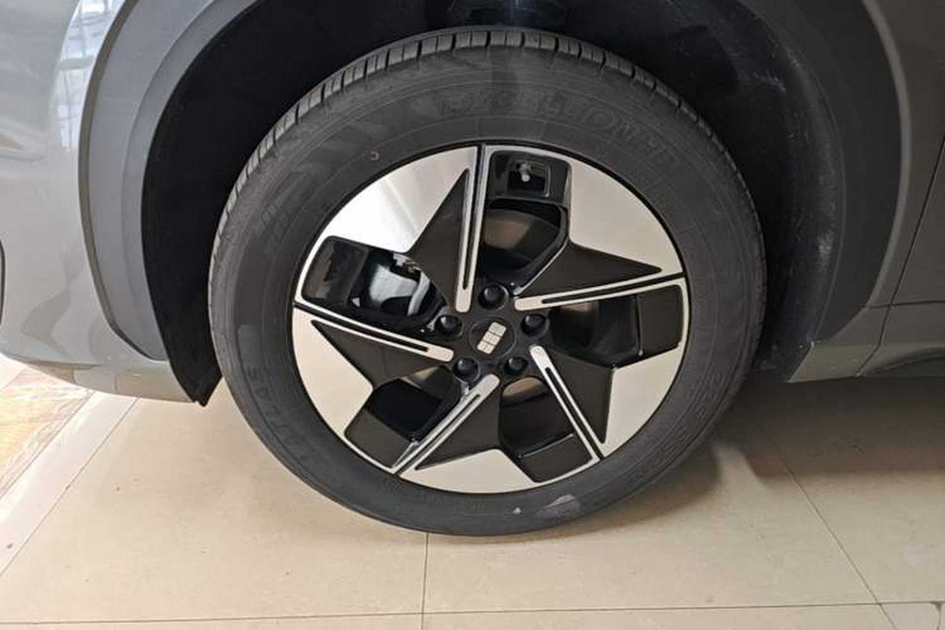 Used Geely Galaxy E5 2024 440km Exploration Version Exterior 4