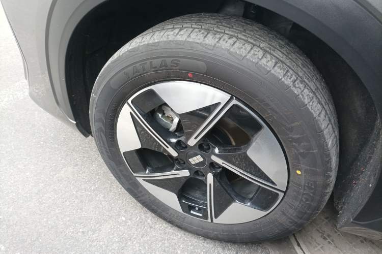 Used Geely Galaxy E5 2024 440km Launch Edition Exterior 4