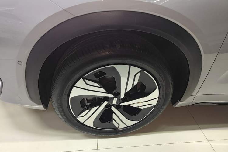 Used Geely Galaxy E5 2024 530km Starship Edition Exterior 4