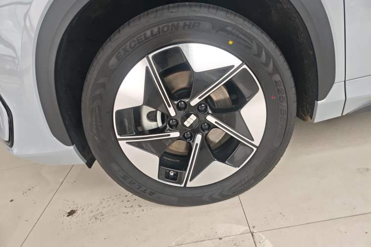 Used Geely Galaxy E5 2024 440km Launch Edition Exterior 4