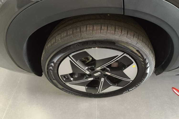 Used Geely Galaxy E5 2024 440km Launch Edition Exterior 5