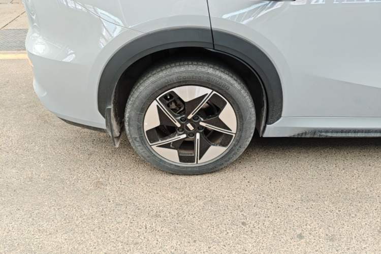 Used Geely Galaxy E5 2024 440km Launch Edition Exterior 5