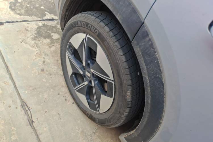 Used Geely Galaxy E5 2024 440km Exploration Version Exterior 5